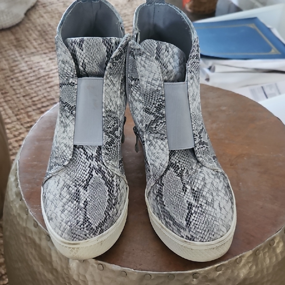 Snakeskin Pattern High-Top Sneakers
